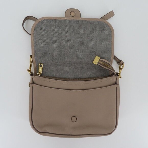 Marc Jacobs Interlock Beige Pebbled Leather Courier Messenger Crossbody Purse - Picture 8 of 16